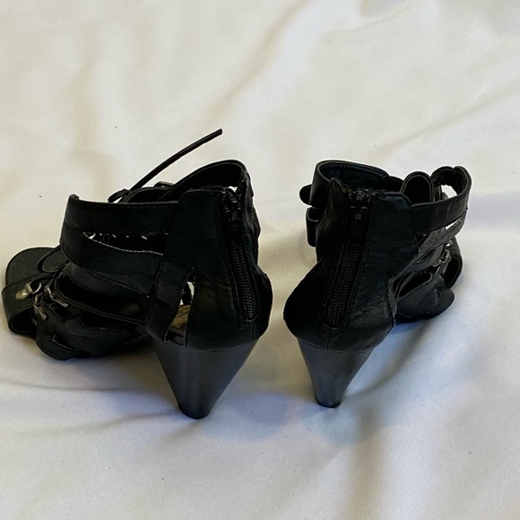 Satrapy Open Toe Heel Sandal - Picture 5 of 5